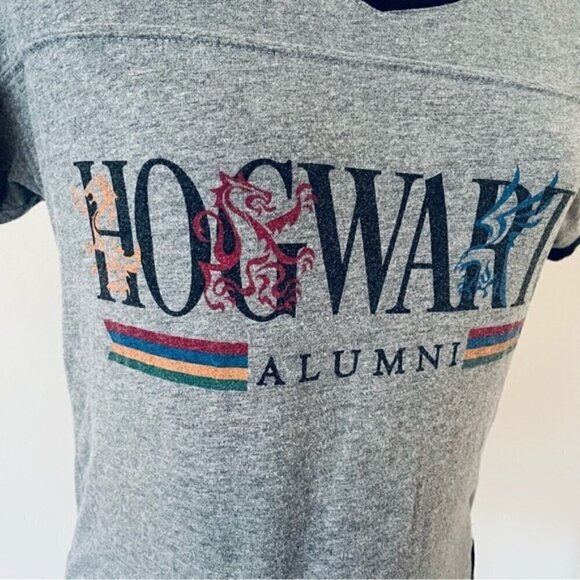 Lot of NWT Harry Potter Keychain Hogwarts Houses + Hogwarts T-Shirt (Size XS) - Picture 7 of 16